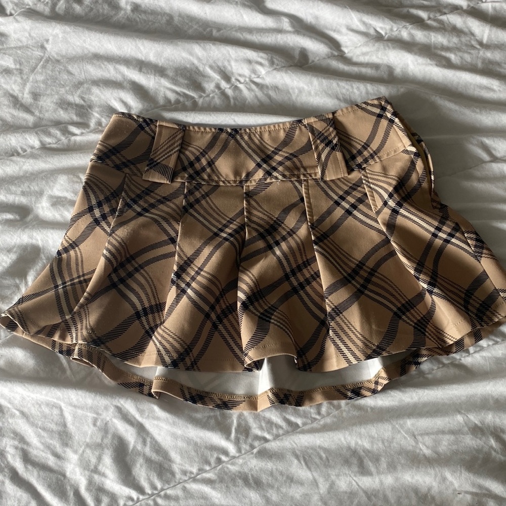 I am Gia pleaded skirt